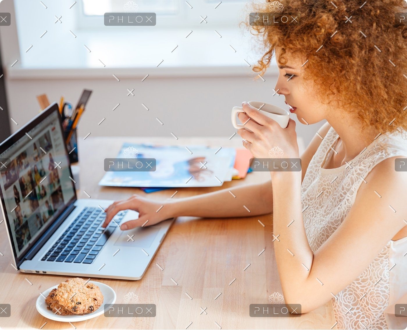 demo attachment 218 woman photographer drinking coffee and working pjnbp6u@2x